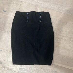 Junior BCX black stretch pencil skirt Sz 7 decorative front buttons